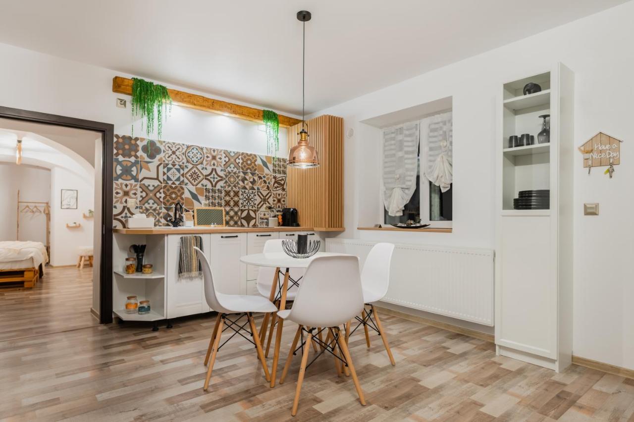 Cozee Studio - In Inima Brasovului Экстерьер фото